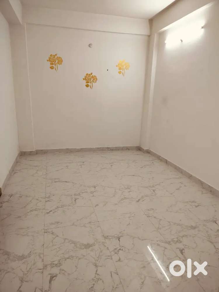 New construction 1bhk flat and huge rooms available for rent