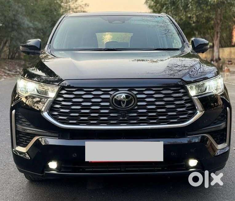 Toyota Innova Hycross 2.0 ZX (O) Hybrid 7 STR, 2025, Petrol