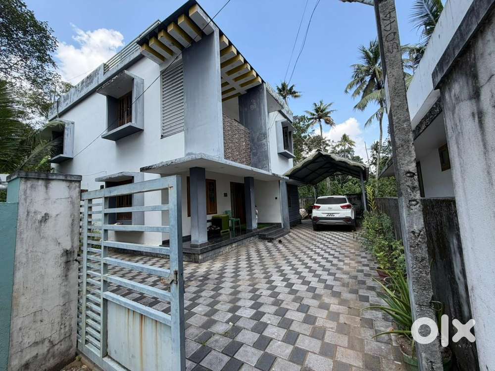 2300 SQ HOUSE AND 7.5 CENT PLOT FOR SALE