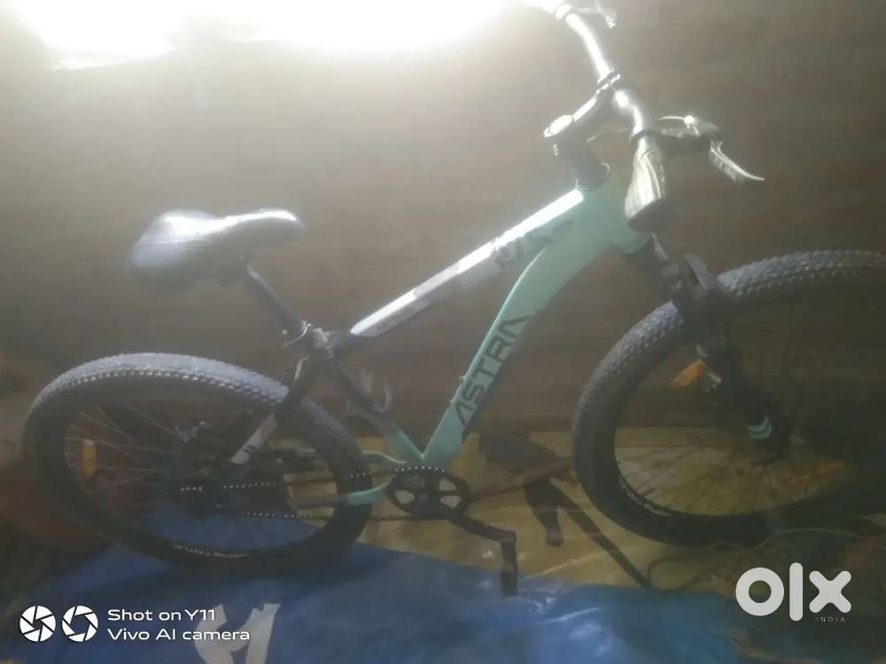 Very good condition nice cycle no shoes