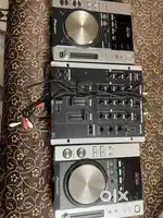 Pioneer dj set up with speaker ans amp