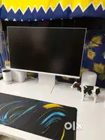 Samsung M8 4k HDR smart monitor only 7 month old yes