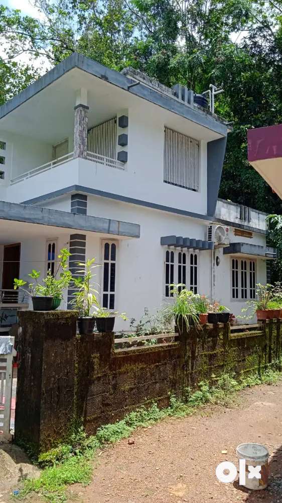32 lak 2 bedroom attached indipendent house Eravannur