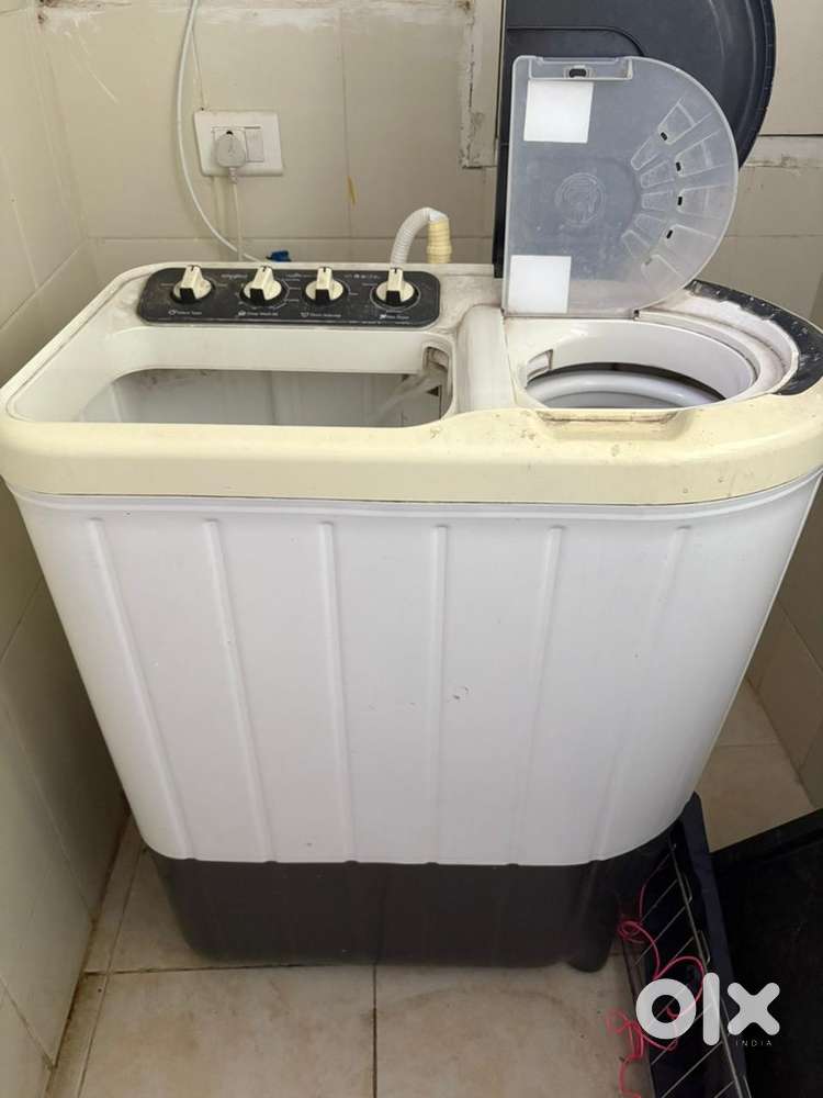 Top load Whirlpool washing machine 7kg