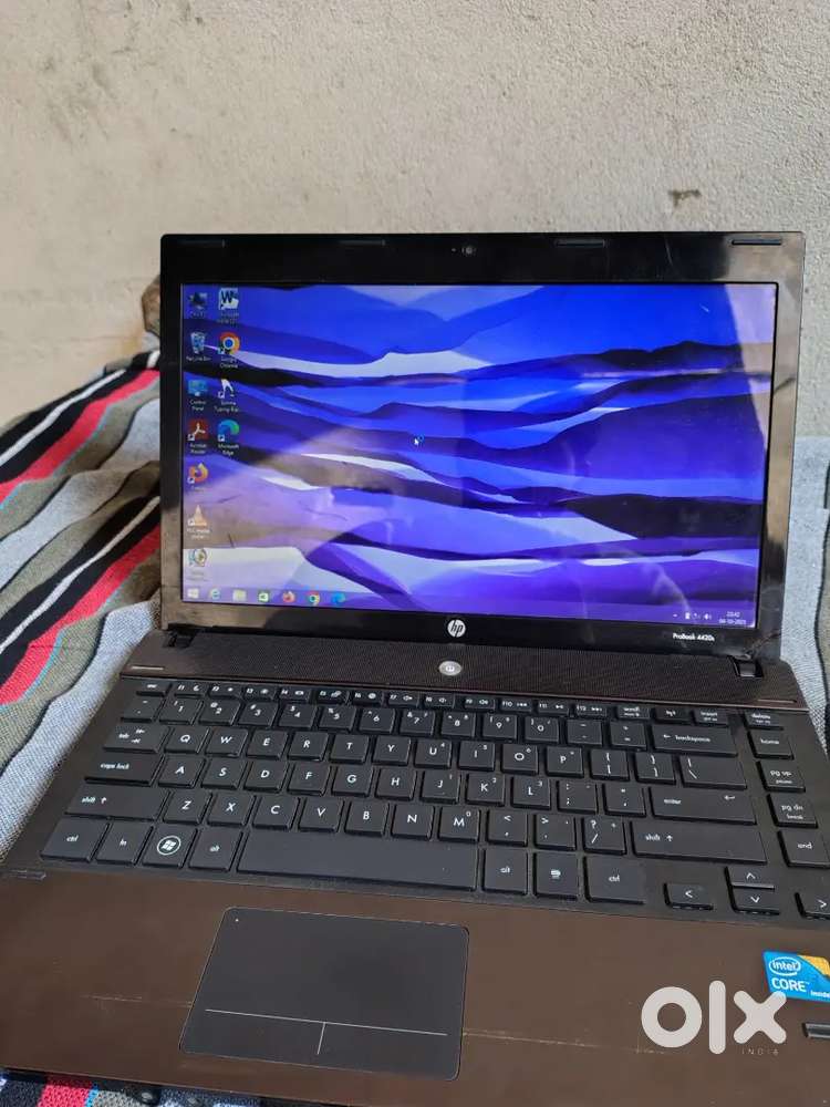 HP laptop i3 4GB 512 Store  A 1 Condition