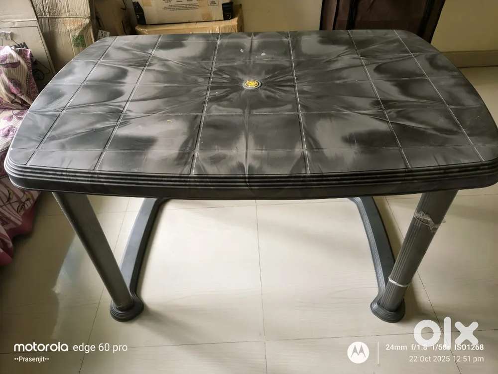 Dinning Table with 3 plastic Chairs