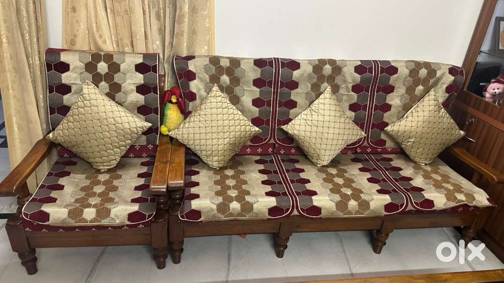Teak wood (Sagwaan) sofa set 3+1+1