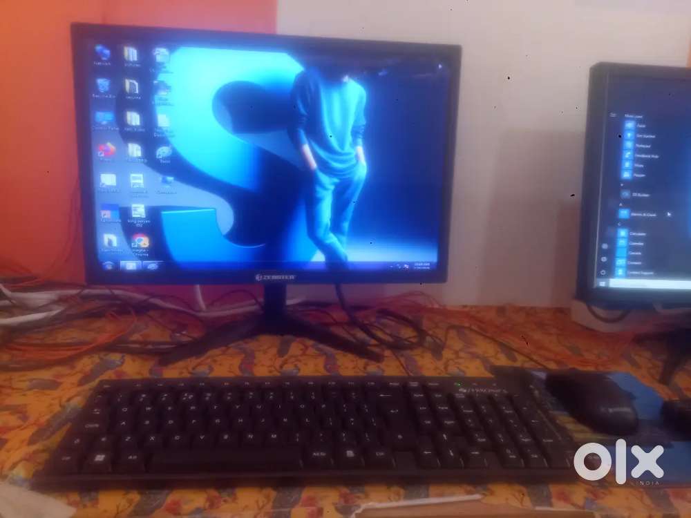 Conputer all set moniter, cup kyebord, mouse