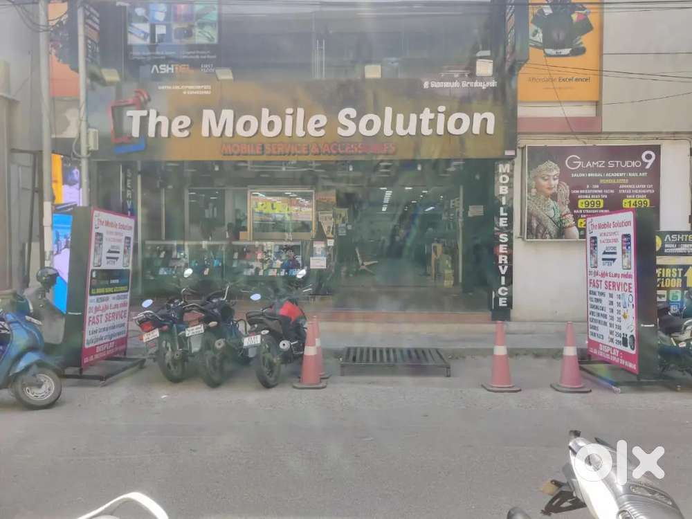 NEED SALES PERSON...