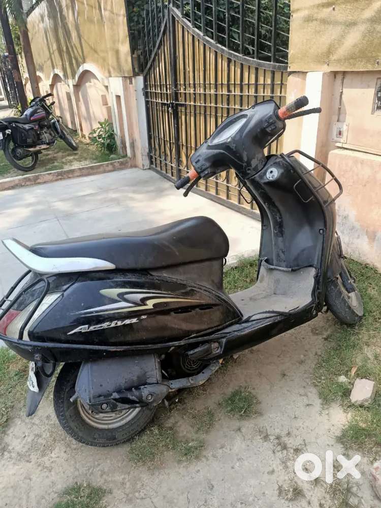 2014 model Activa scooty wall maintain miner dant & h laging