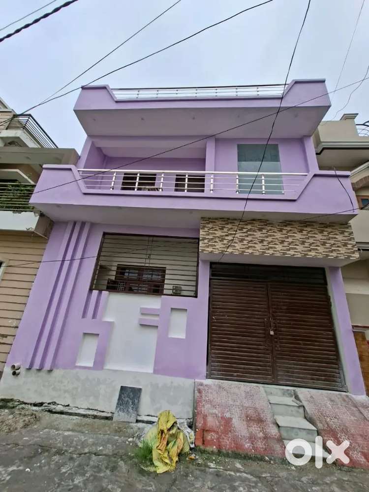 940 Sqft, 2 BHK House, with 1 Room attached Lathbath on 1st floor