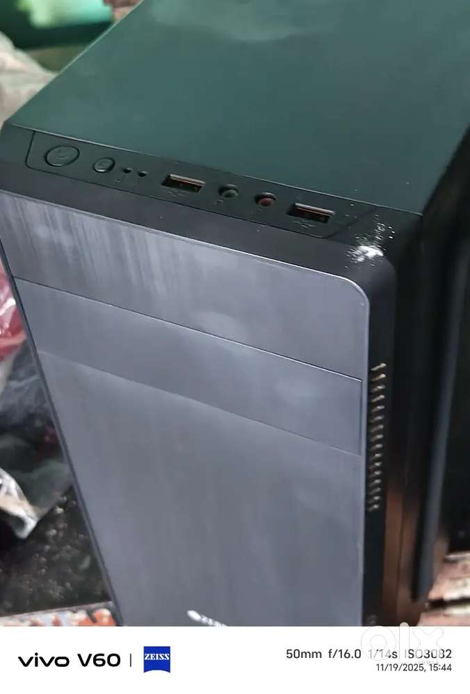 Computer i5 prosesir 6 gb ram 156 ssd 500 gb hard dirk 24 inch screen