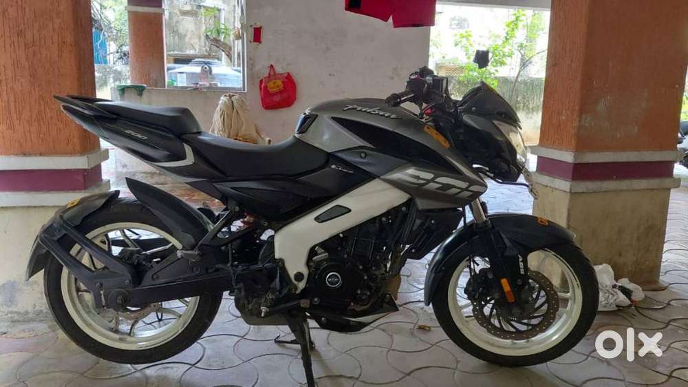 BAJAJ PULSAR