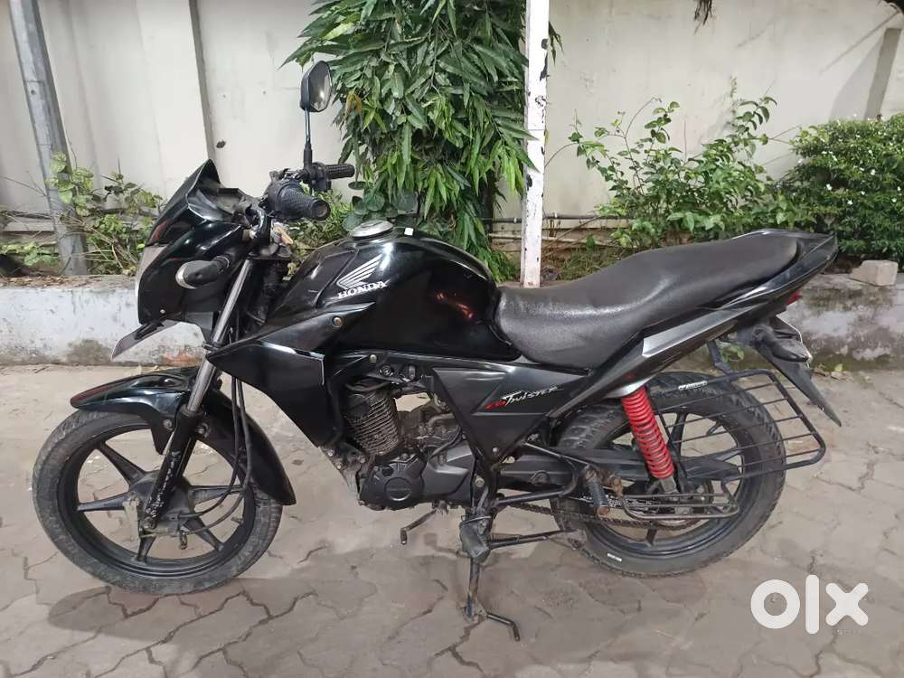 Honda twister with brand new condition very less driven both tyre new