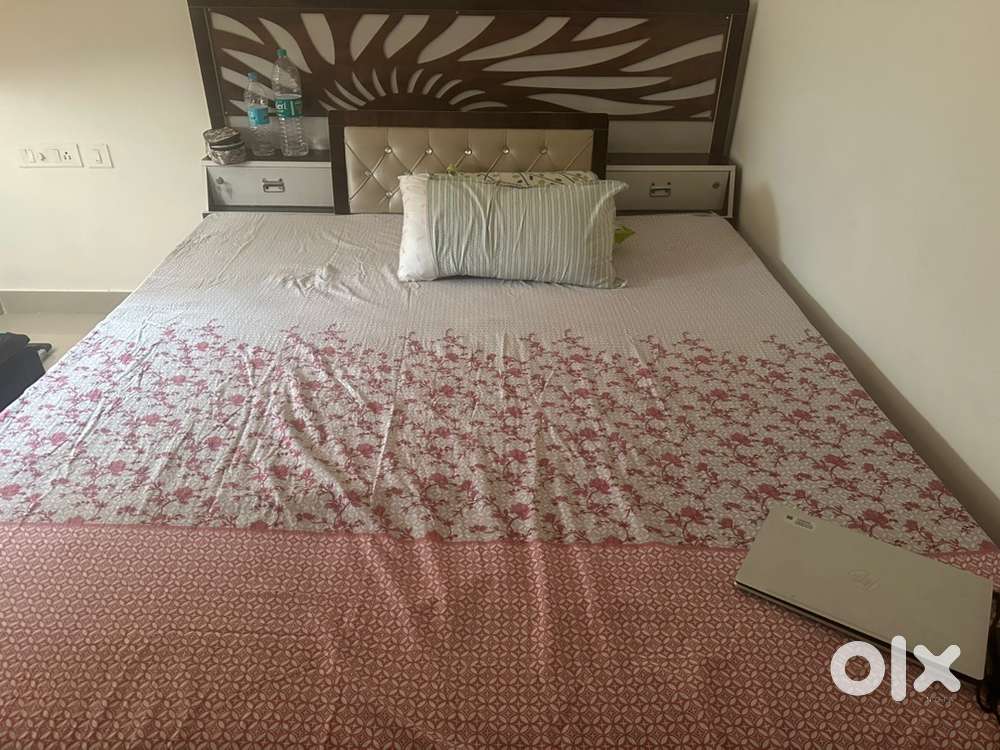 King size bed with Mattress