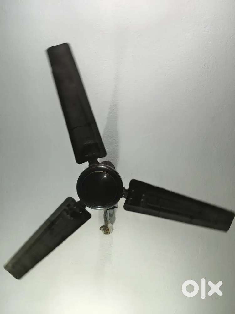Toofan Fan - 1 Year Old Price only Rs. 750 - 800  (MRP 1500)