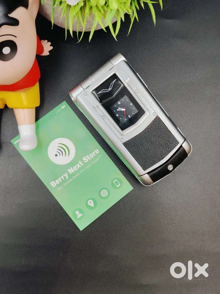 VERTU FLIP - BRAND NEW UNUSED DEVICE WITH GENUINE BILL.