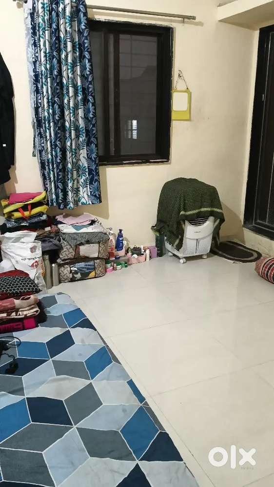 Urgently req1 Female Roommate In 1Rk room near Akurdi railway station