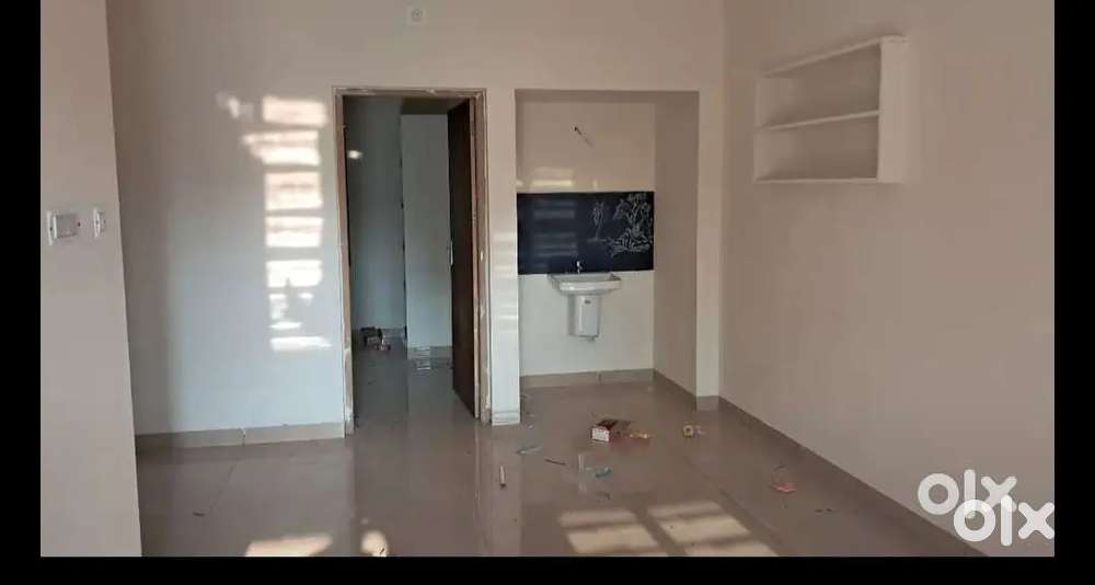 Palarivattom vennala near EMC 300sqft shop for rent