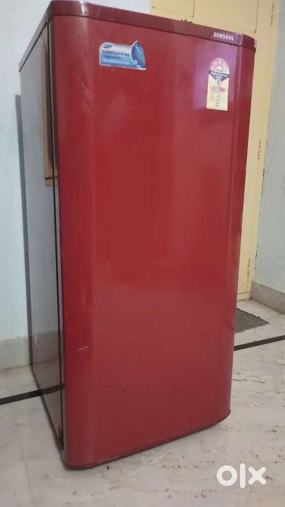 s Samsung refrigerator very good condition super cool neat condition