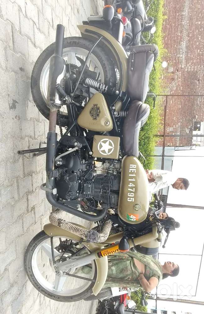 Royal Enfield bullet classic (350cc) colur malletry