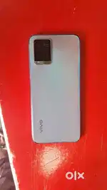 Vivo y33s.