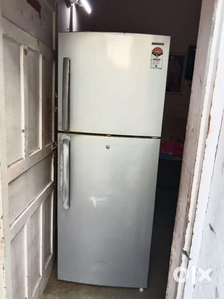 400 liter samsung 5 star very good condition