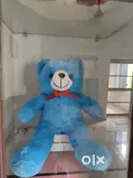 2 teddy bear Working dvd player 3 photo frames and two wall clock
