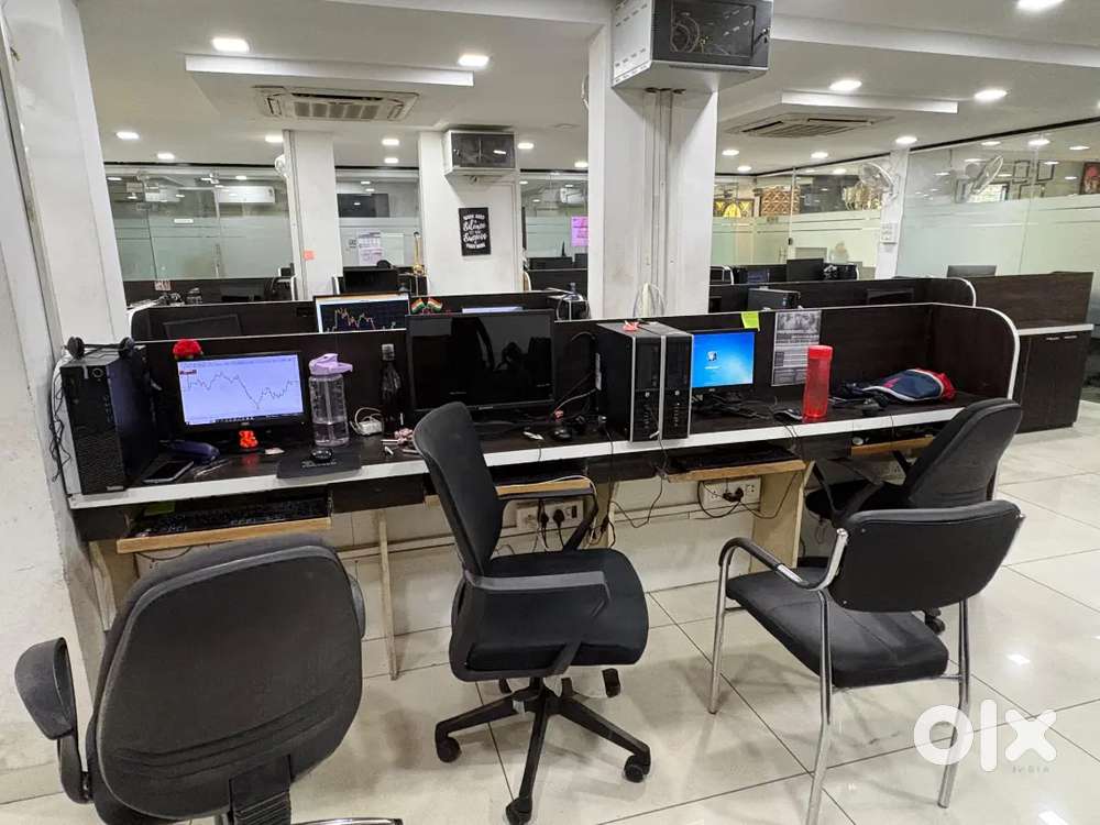 50 Office Workstations in Excellent Condition
