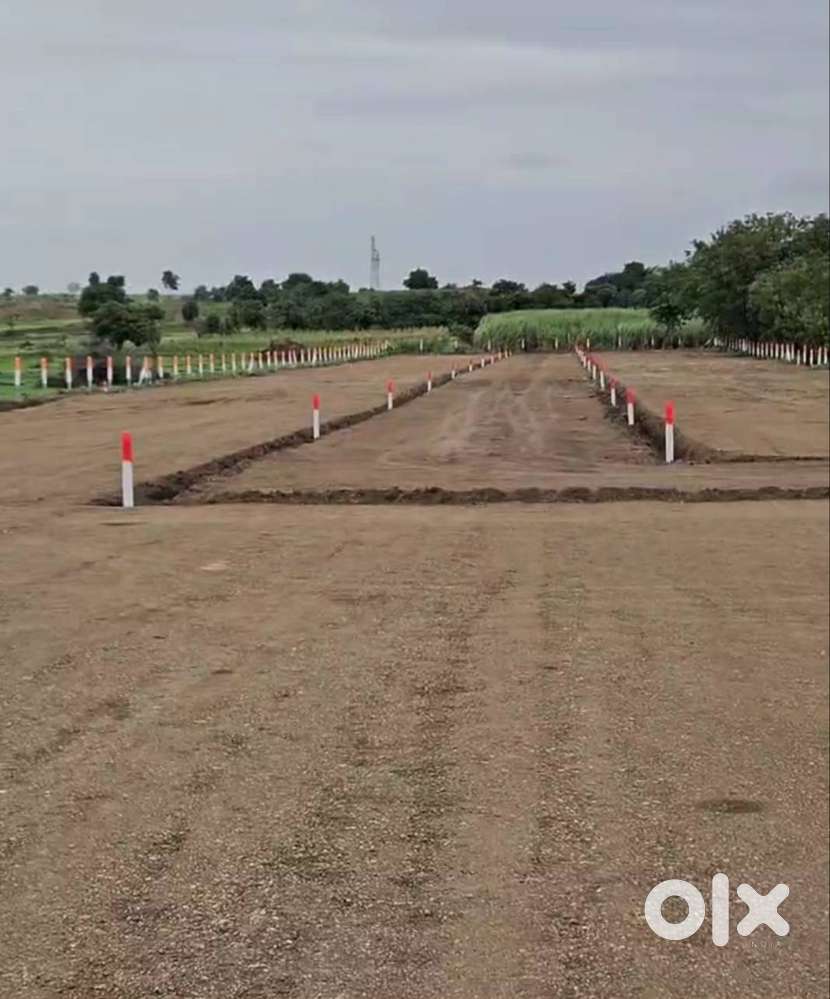 Near chaitanya acadamy plot is on sale