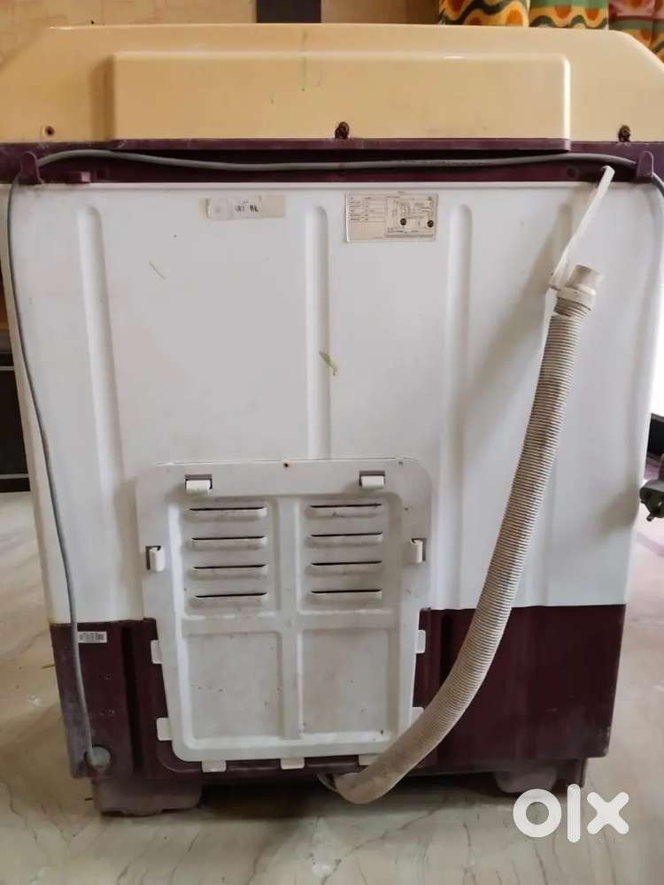 Semi automatic washing machine