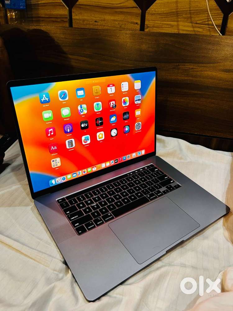 Apple MacBook Pro (16/512) - i7 Processor