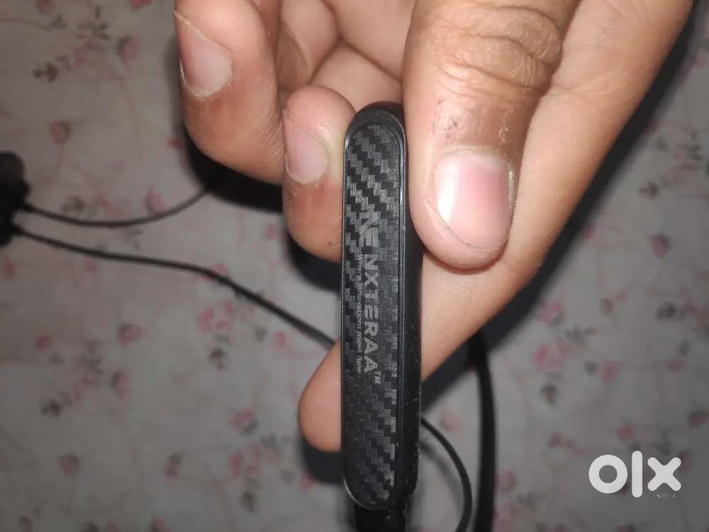 Neck band bilkul sahi hai
