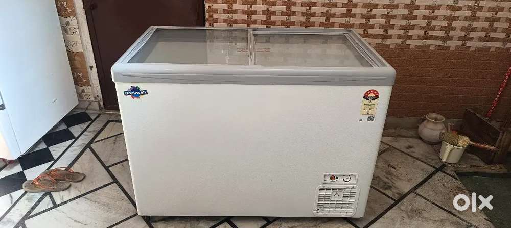 Bilkul new condition me hai only 3 month old