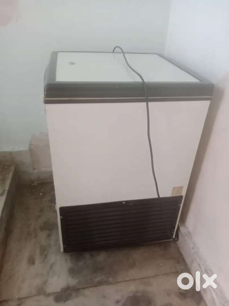 D fridge 200 litre tata voltas ka h