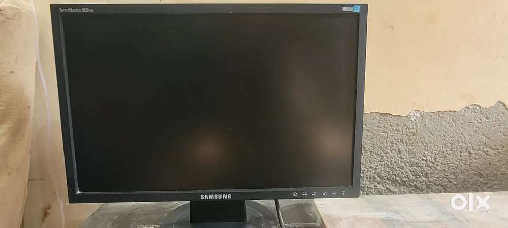 Samsung and benq led monitor for sale at very cheap price