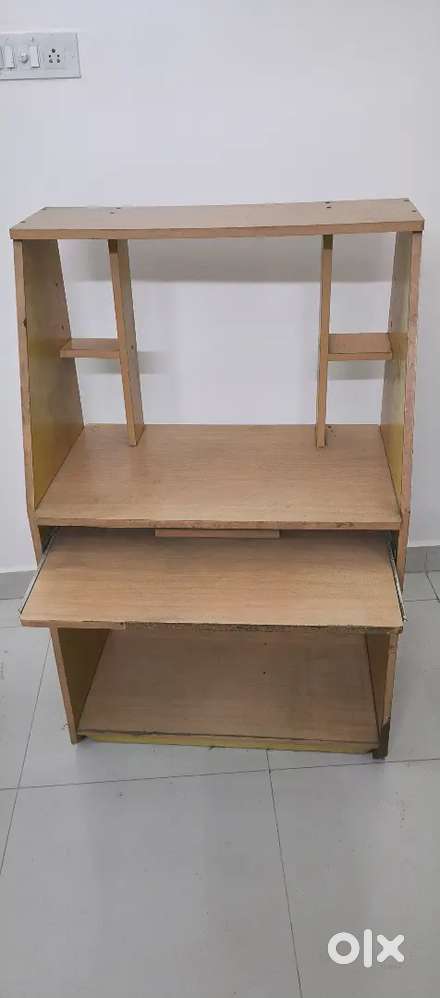 Used wooden Computer Table