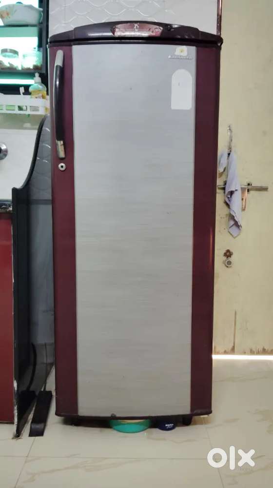 KELVINATOR FRIDGE