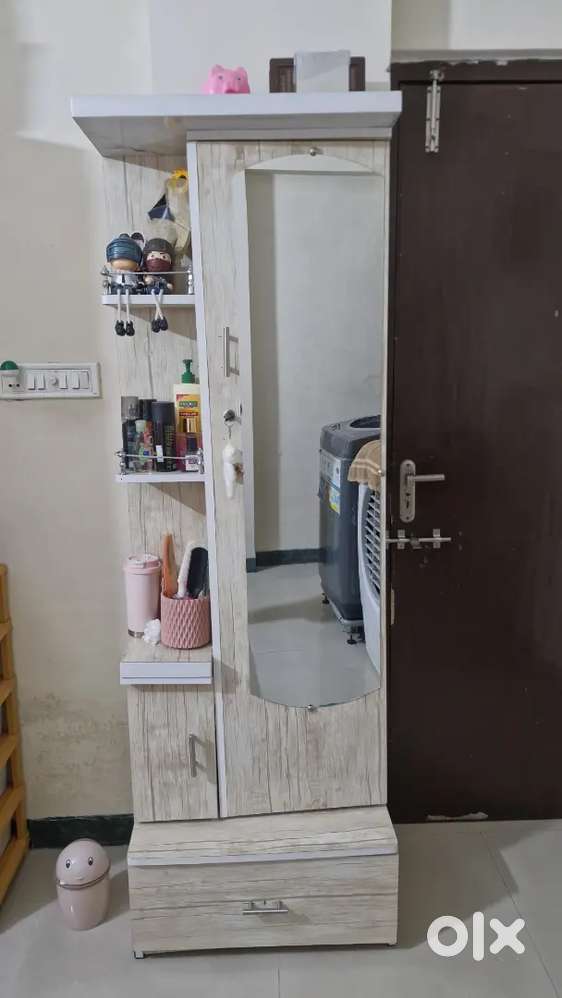 Dressing table