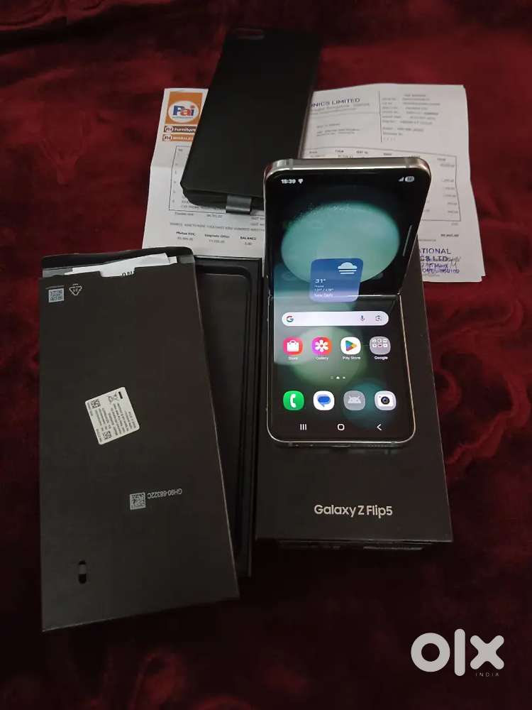 Samsung Galaxy Z flip 5 (8+256GB) mint condition full kit box bill
