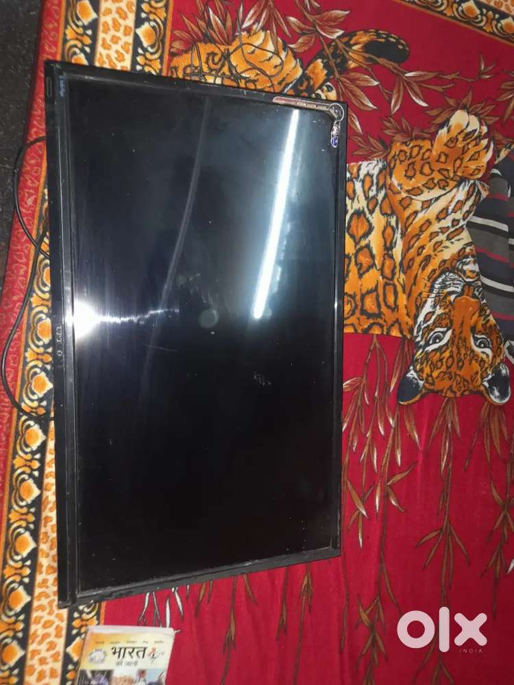 Only screen damaged but all part are originally made in company