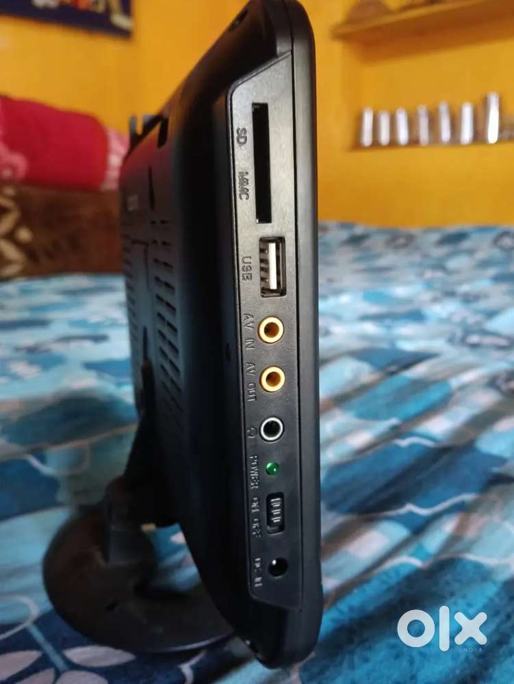 9.5 inchi TFT LCD portable TV