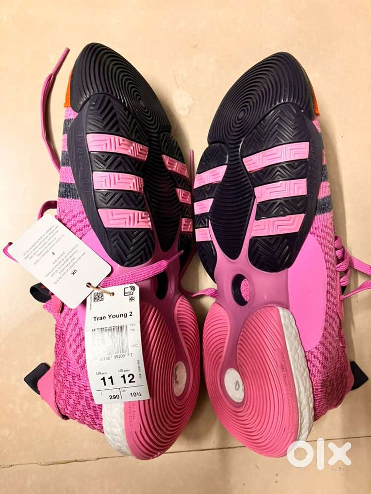 Adidas Original Basketball shoes. TRAE YOUNG 2 style. USA 11