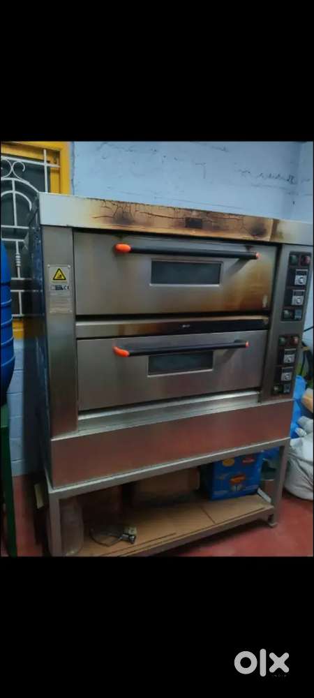 Electric double deck baking oven