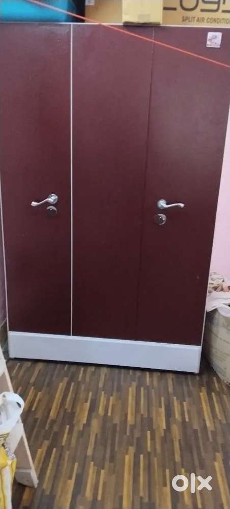 3 door almirah
