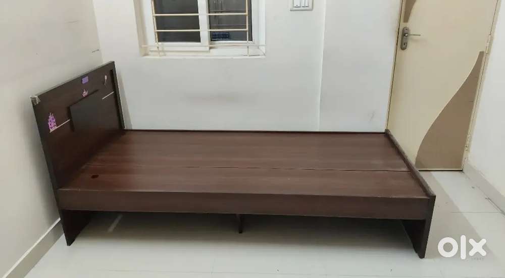 Single wooden cot (new)-Damro brand