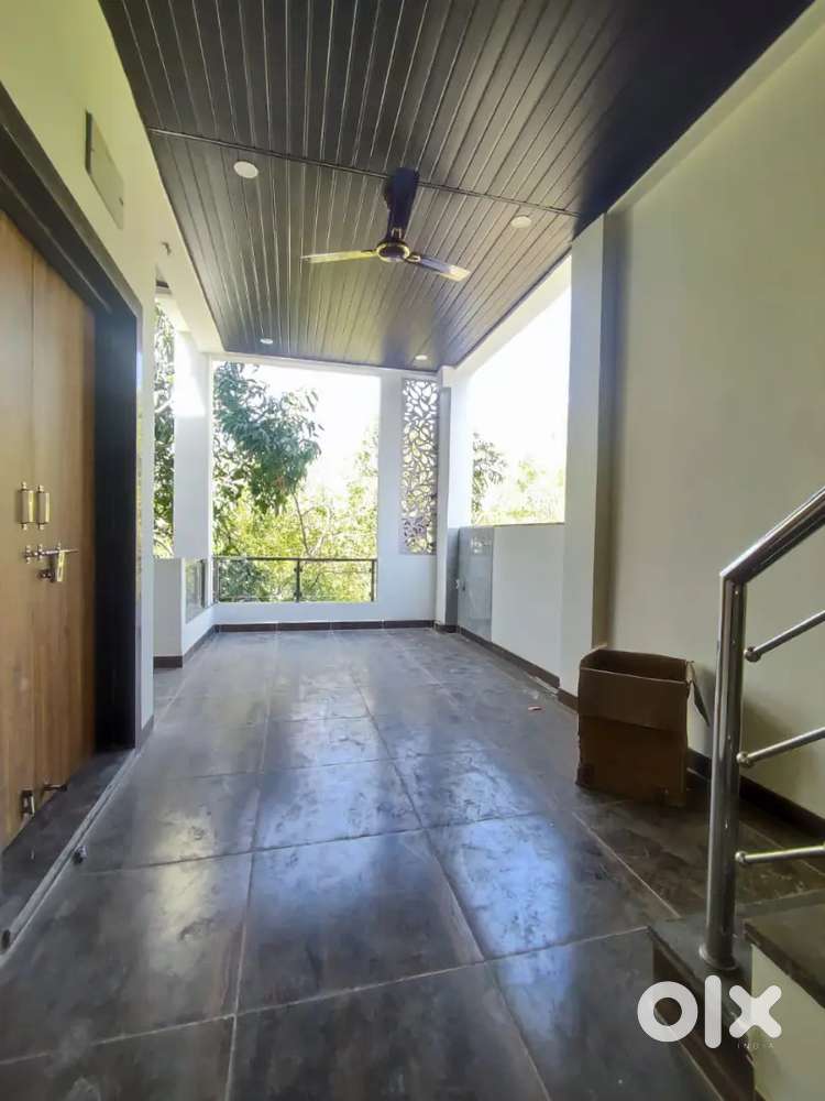 6BHK SEMI FURNISHED DUPLEX FOR SALE