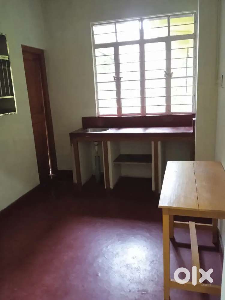 House rent at rynjah 8k 1bhk,,Nongthymmai 10k 1bhk