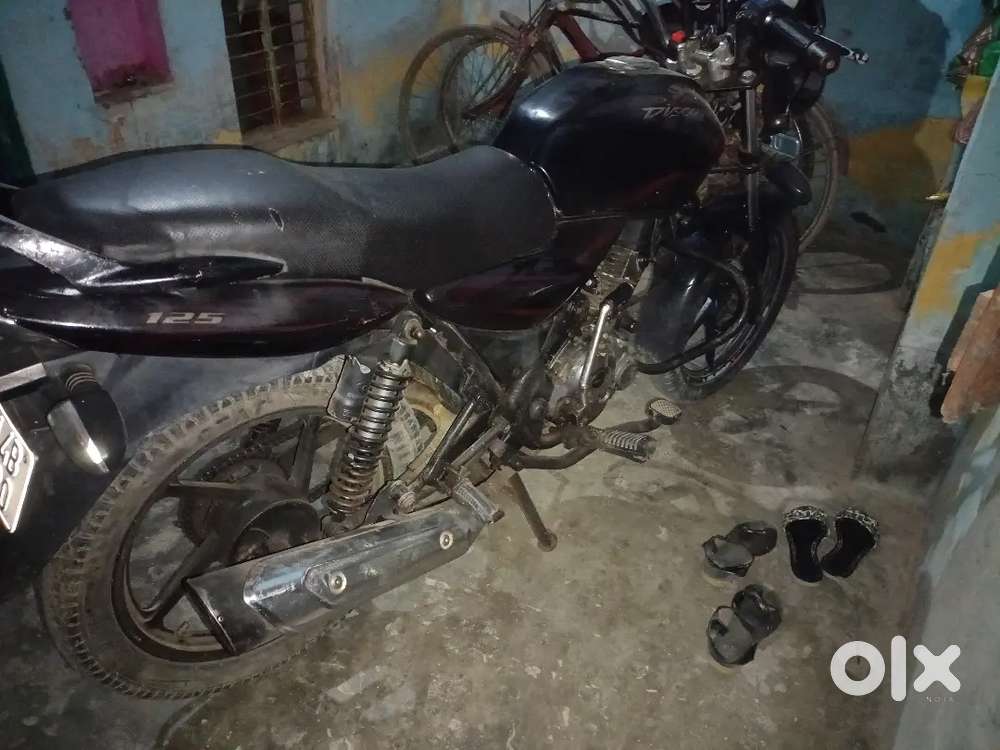 60/65 ka mileage deti Hai. bike me Koi dikkat nahin hai