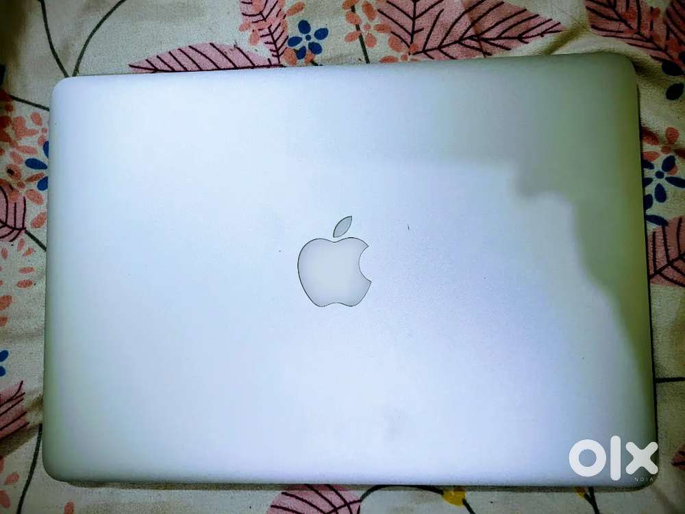Macbook pro urgent selling negotiable 27000